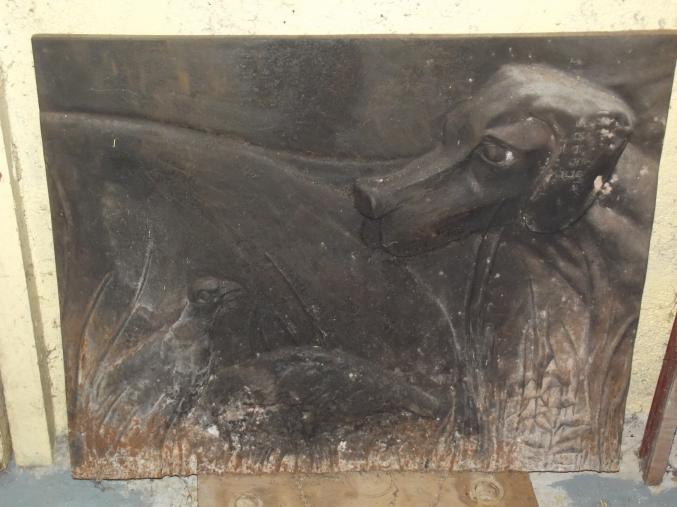 Plaque de cheminée et chenets