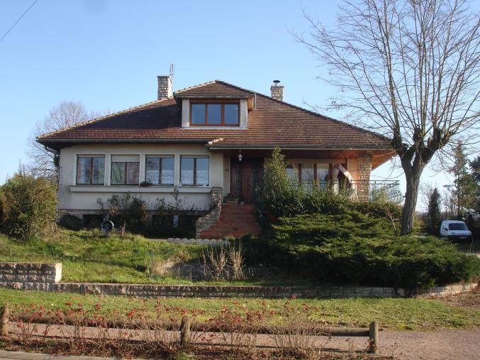 Maison sur grand terrain 3900 m2 avec dépendance