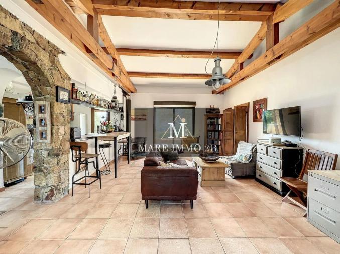 MAISON 12 PIECES AVEC PISCINE