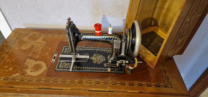 Vends Machine à coudre ancienne PERFECT