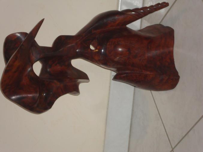 Sculpture sur thuya geant