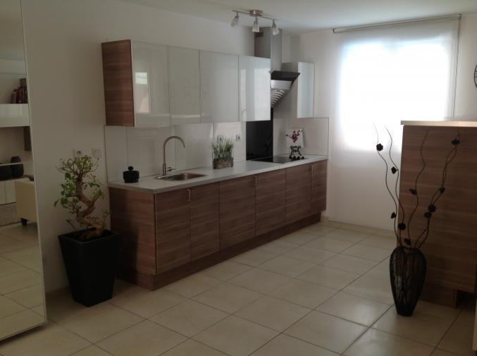 Superbe T2, neuf, moderne et lumineux! Equipé et meublé.