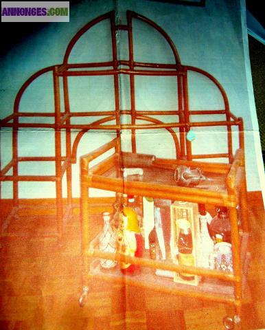 Lit métallique et étagère rotin