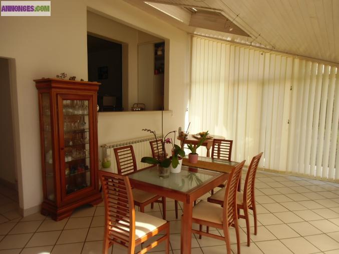 Villa de 6 pièces de 165 m² avec piscine