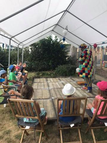 Spectacle de clown, artiste de rue, statue vivante, faux serveur pour égayer vos fêtes