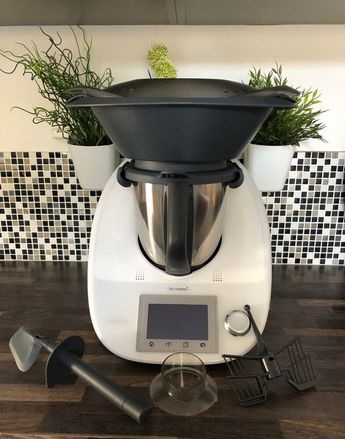 Thermomix 6 bon état avec livres