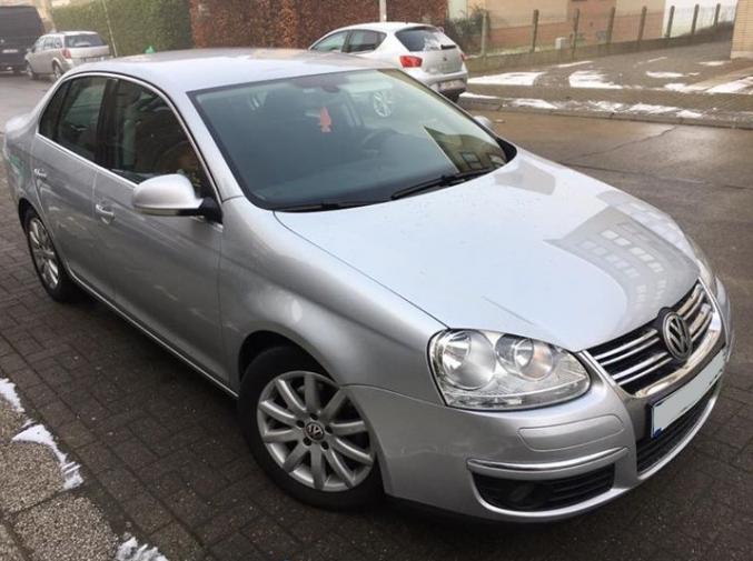VW JETTA 2.0 TDI GPS