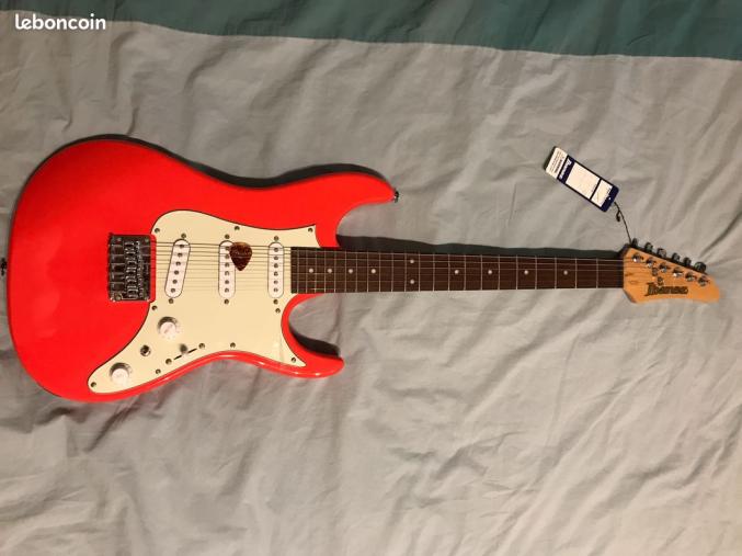 Guitare électrique IBANEZ AZES31 VM Vermilion