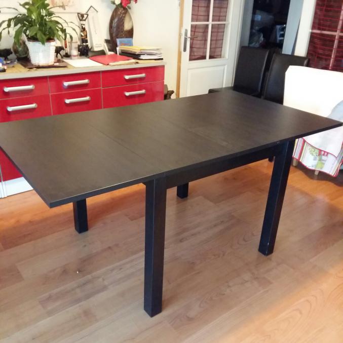 TABLE EVOLUTIVE + 4 CHAISES