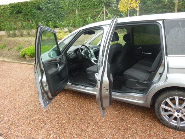 Ford Galaxy ii 2.0 tdci 140 ghia 