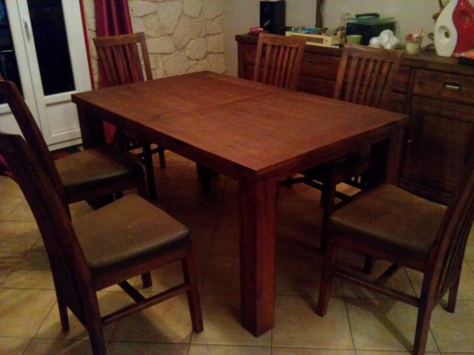 Salle a manger en acacia massif