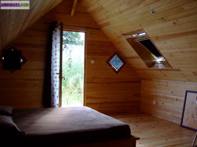 Chalet dans le jardin de bambous