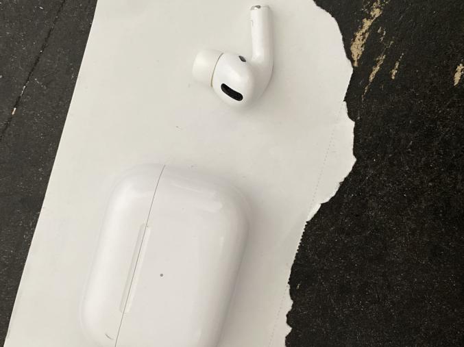 Airpods Pro gauche + boitier