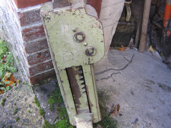 Vends cric à crémaillère 10 T