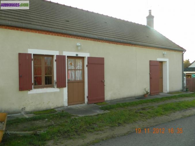 MAISON PIERRE DANS VILLAGE PITTORESQUE