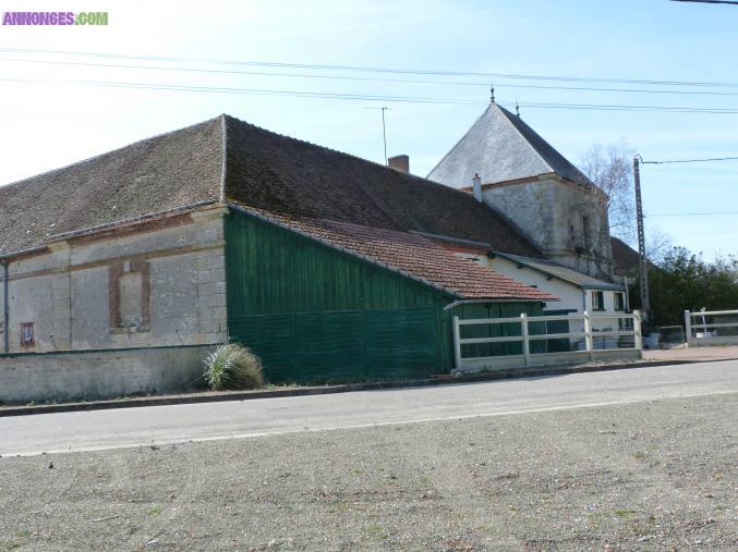 FERMETTE AVEC MAISON HABITATION EN PIERRES