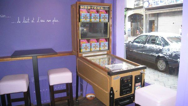 Beau rez commercial idéalement situé dans un quartier animé