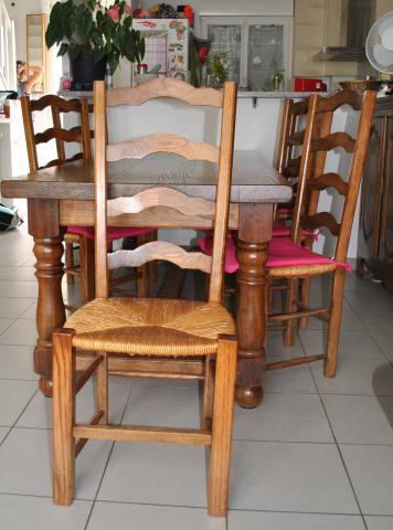 Table chêne massif + 6 chaises