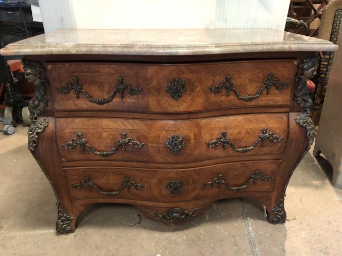 Commode style louis XVI