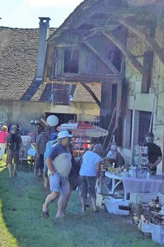 23 et 24 mai ne pas manquer la brocante d'IZIEU 10H (Ain)
