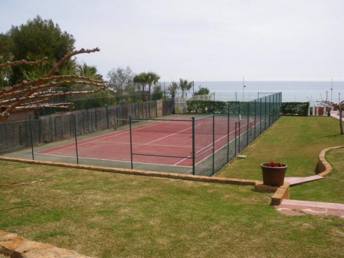 LOCATION VACANCES FRONT DE MER APARTEMENT PISCINES TENNIS PARKING EN ESPAGNE(ALCOCEBRE)
