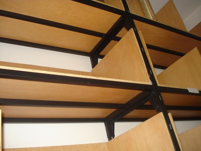 étagères rack rayonnage stockage rangement revues livres disques vinyles lp