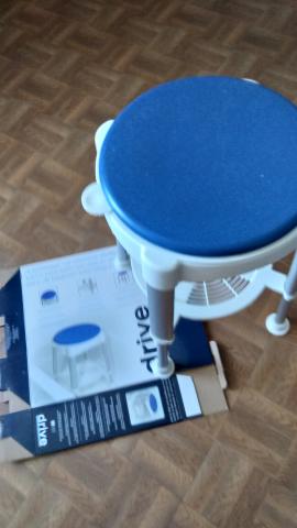 Banc de douche pivotant