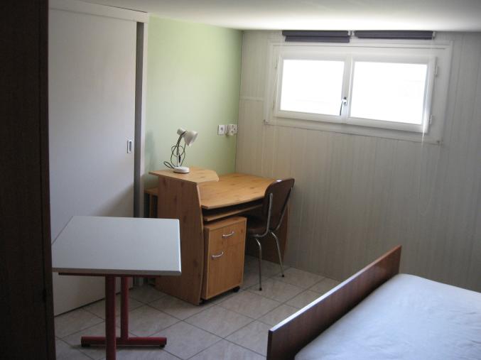 Loue chambre meublée