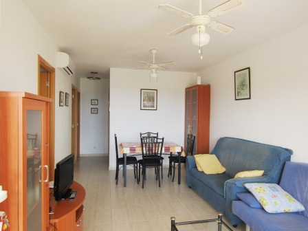 Dans résidence sécurisée  à 300m de la mer 