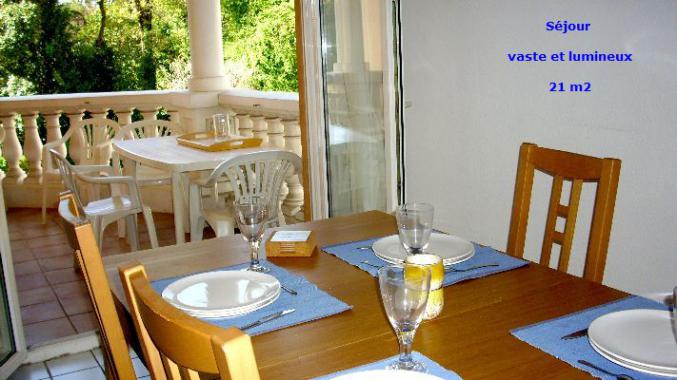 F4 8 couchages 75m2 Piscine Fréjus 83600 VAR