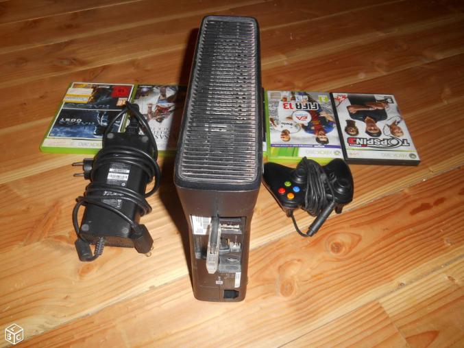 Xbox 360 slim 4Go (+16Go avec clef usb)