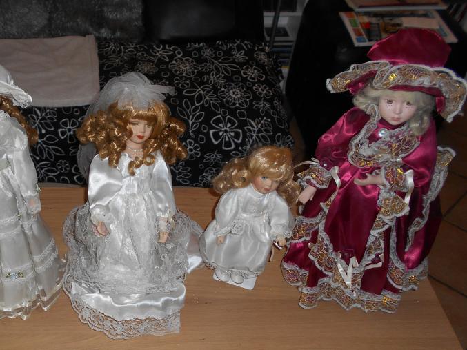 Poupee decorative sur pied