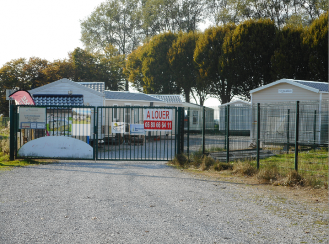 TERRAIN EN ZONE COMMERCIALE