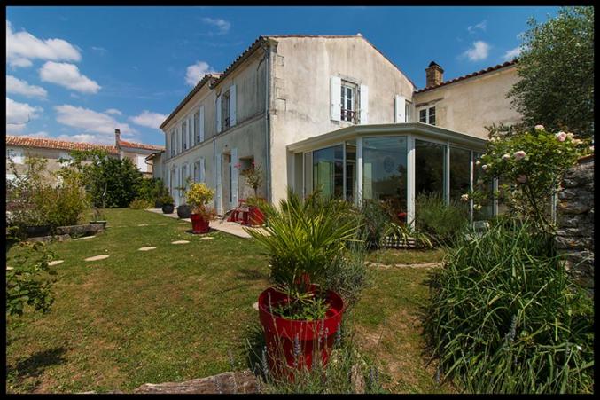 Maison 240 m2 + dépendances sur terrain divisible de 2698 m2