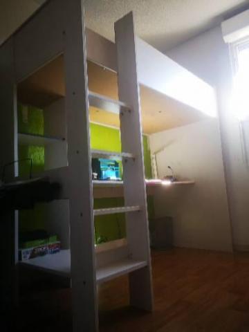 Lit superposé avec bureau intégré 