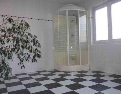 Bruxelles, grande maison moderne avec jardin et garage