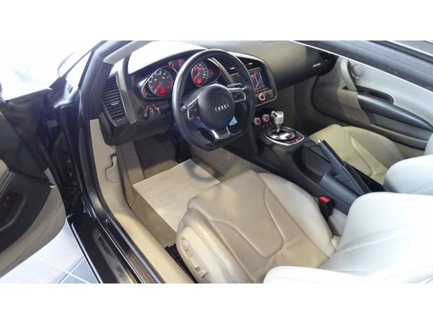 AUDI R8 4.2 V8 420 Quattro R tronic