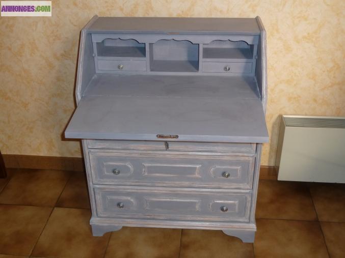Secretaire reloocké