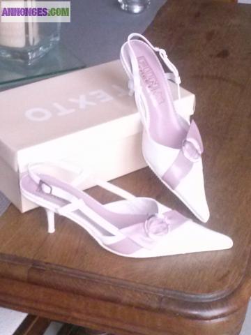 Chaussure blanche et parme T38