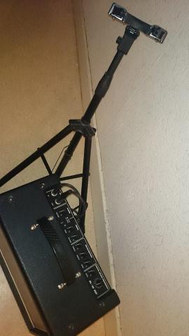 Guitare électrique Ibanez +ampli, chevalet,.