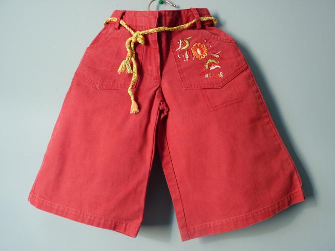 Pantacourt Naf Naf fille 4 ans rouge TBE