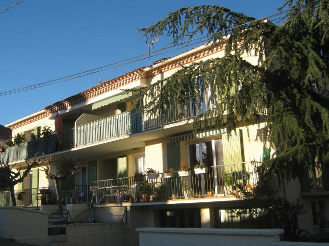 Spacieux vue dégagée bon état avec gd garage