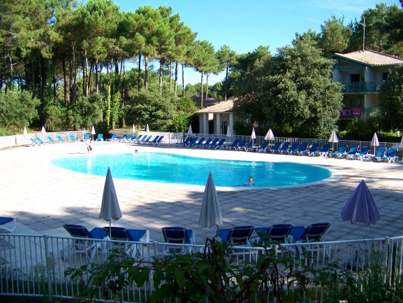 Maison avec piscine chauffée dans résidence de vacances à Vieux Boucau 