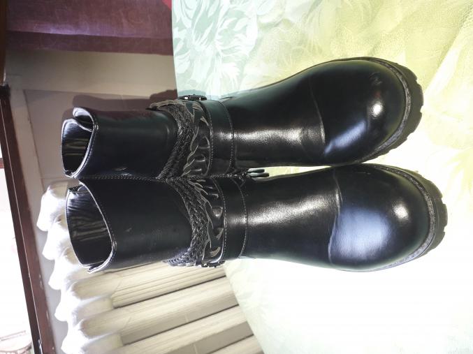Bottines noir neuves 