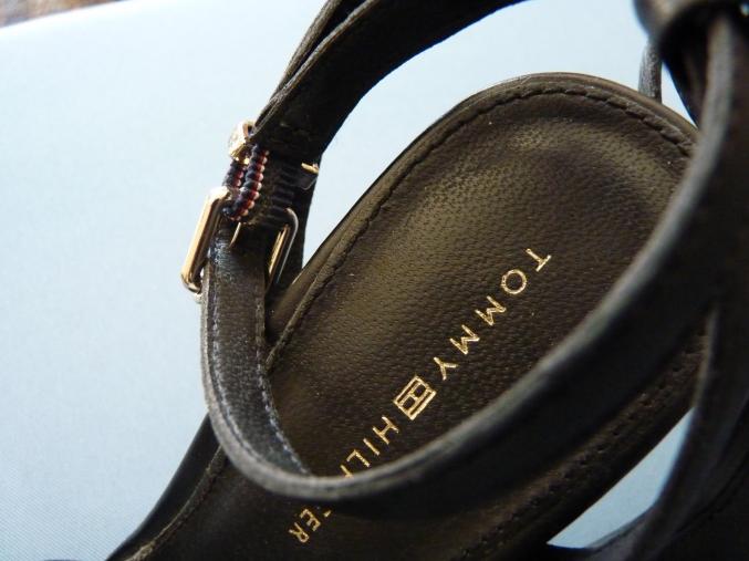 Chaussures Tommy Hilfiger Femme sandale talons 36 cuir noir Neuve