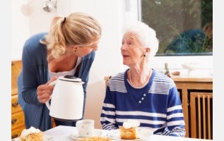 Dame de compagnie pour personnes agées