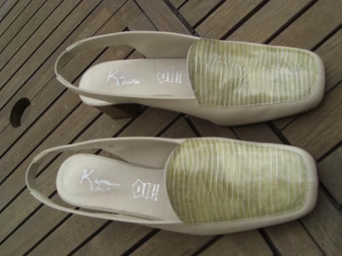 1 PAIRE DESCARPINS taille 40 NEUFS TOUT CUIR