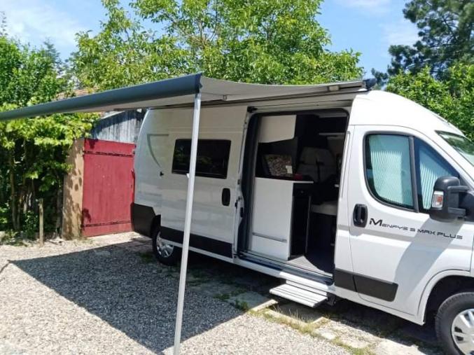 Loue Fourgon aménagé