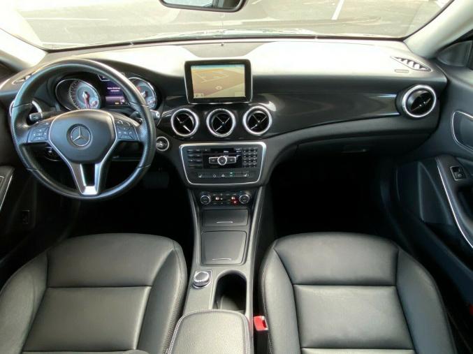 Mercedes-Benz CLA 220 CDI AMG LINE