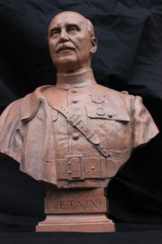 Buste du Maréchal Pétain en tenue de 14